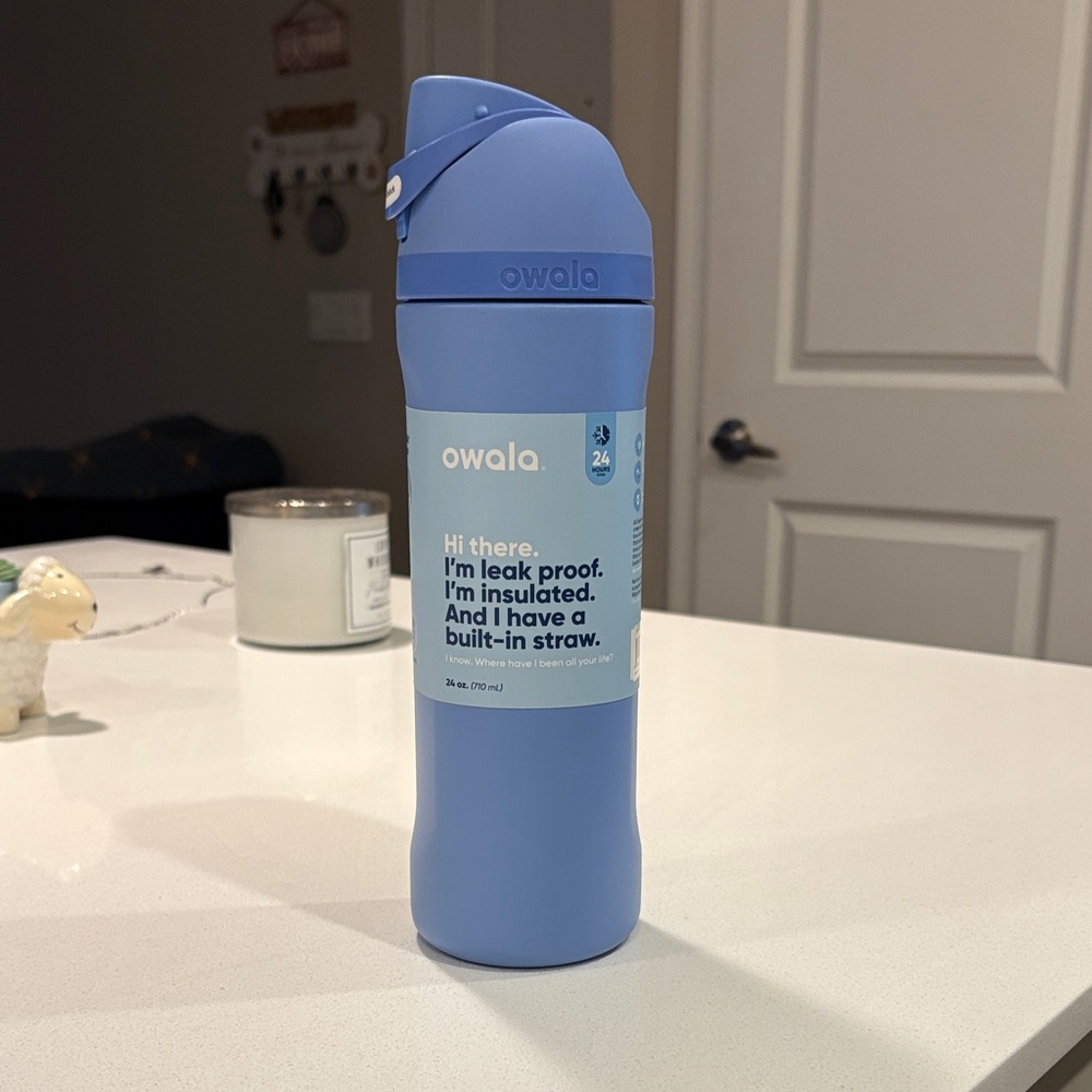 Owala free sip Water Bottle- out of the Blue 24oz NWT